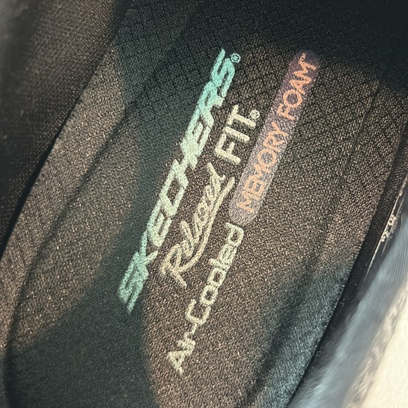 Skechers relaxed fit slip on shoes, size 9, EUC - Picture 4 of 8